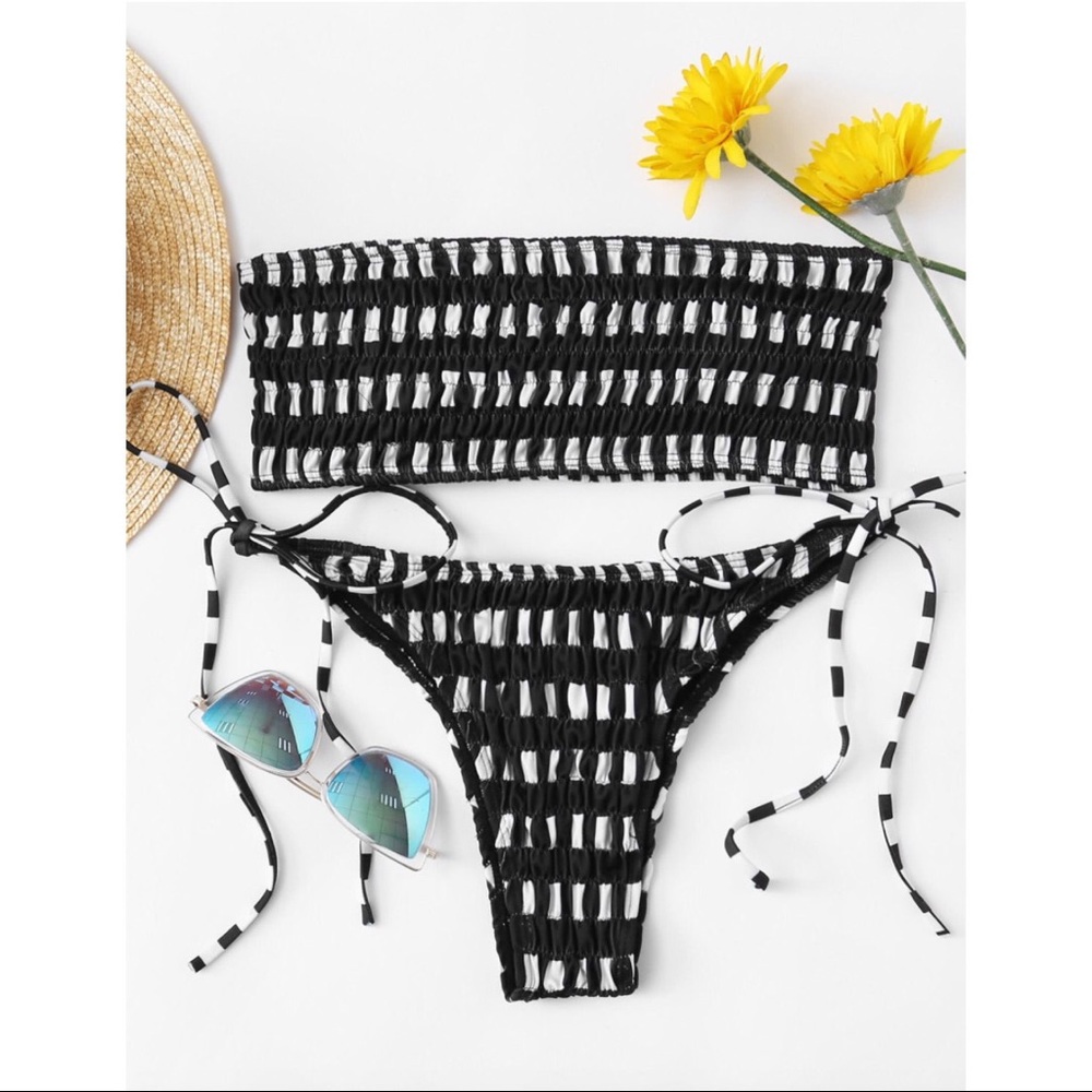 ✨NEW✨ Ruched Striped Bikini Set
